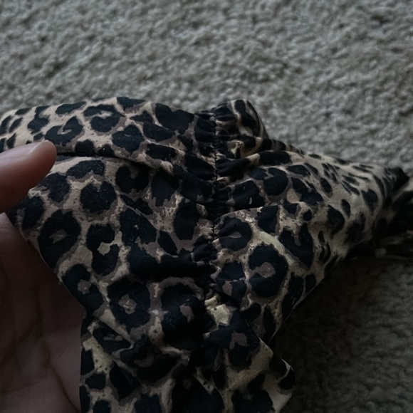 BILLABONG leopard print size small scrunch bum bikini bottom - Picture 6 of 10